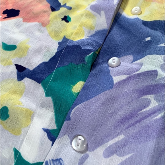 Short Sleeve Floral Blouse - Picture 2 of 7